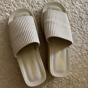 Cushionaire Pim Knit Ribbed “Sweater” Plaftorm Sandals in Nude